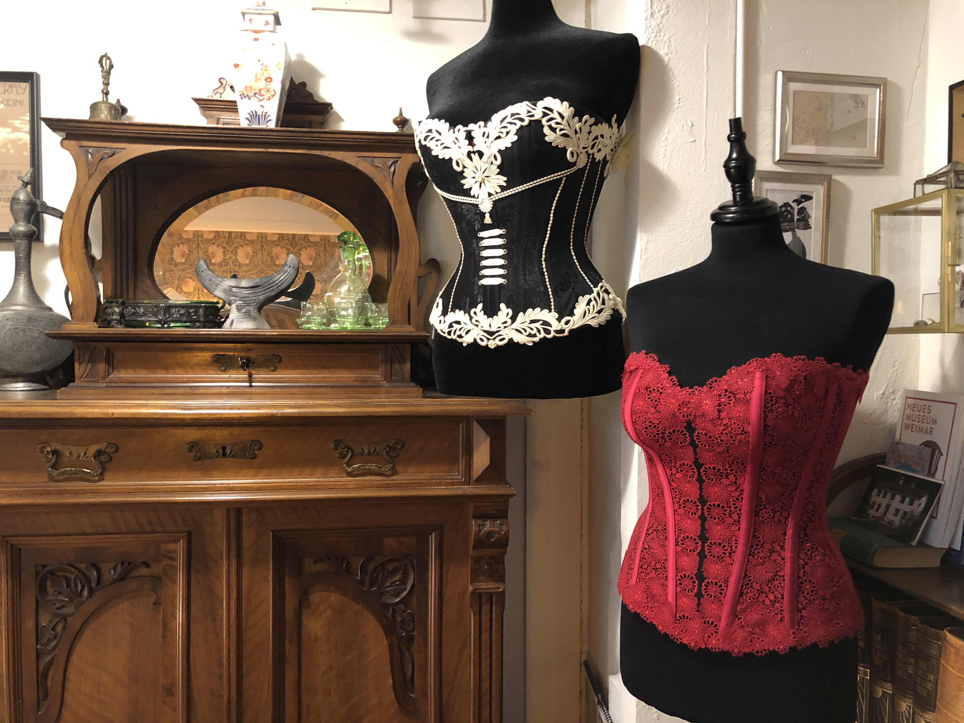 Korsettunterricht und Korsetthandwerk